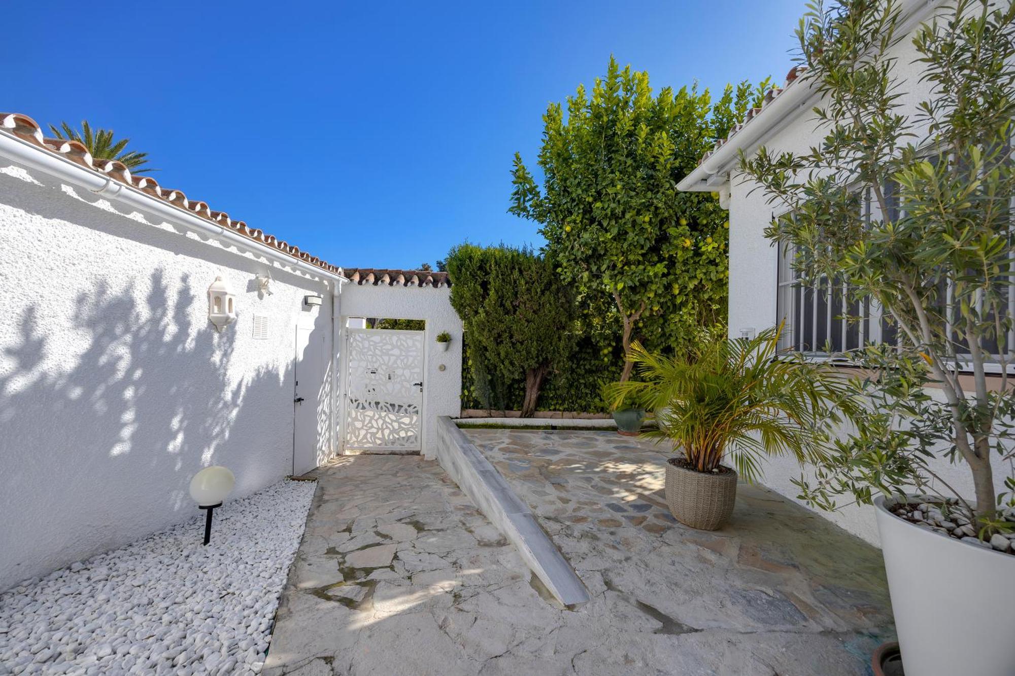 Villa Casacara Marbella Beachside Costabella -Spain Exterior photo