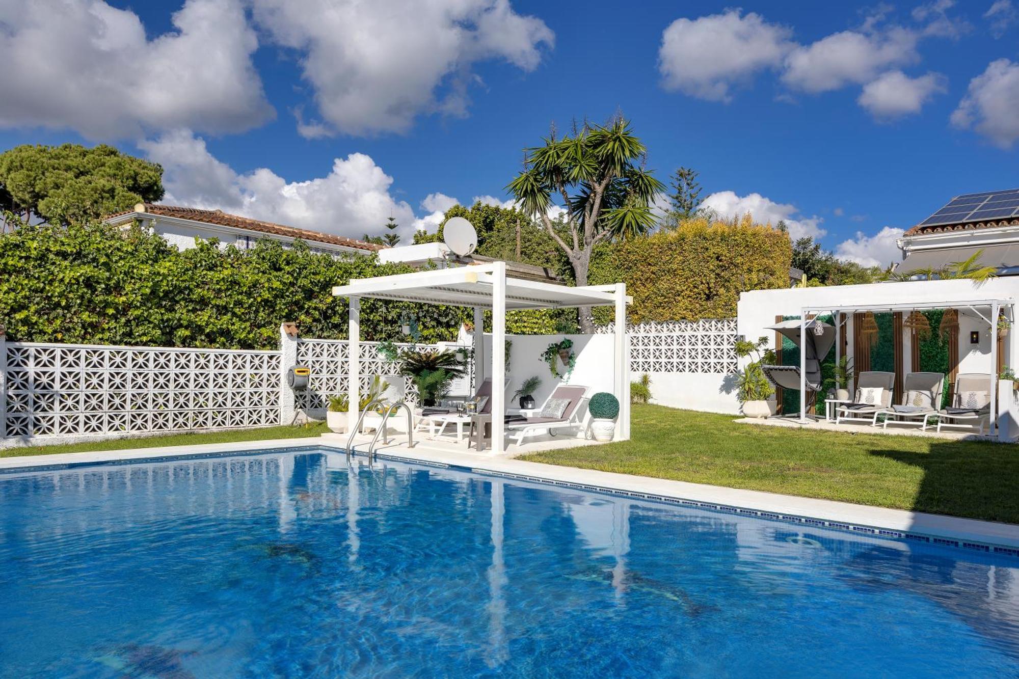 Villa Casacara Marbella Beachside Costabella -Spain Exterior photo