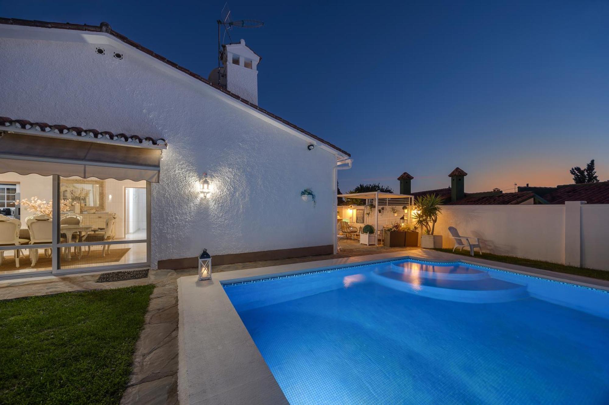 Villa Casacara Marbella Beachside Costabella -Spain Exterior photo